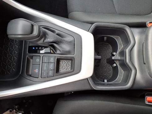 Certified 2025 Toyota RAV4 LE image 24