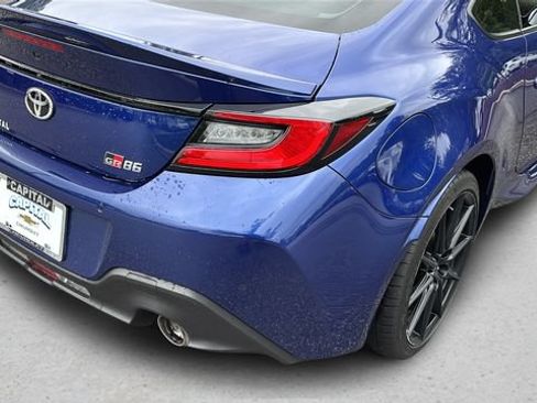 Used 2023 Toyota GR86 Premium RWD image 36
