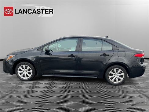 Certified 2022 Toyota Corolla LE image 4