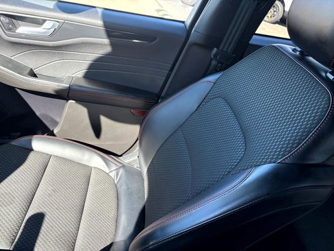 Used 2024 Ford Escape ST-Line image 18