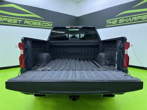 Used 2019 Chevrolet Silverado 1500 High Country w/ Technology Package AWD/4WD image 9