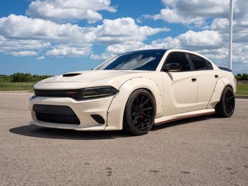 Used 2016 Dodge Charger SRT Hellcat w/ Harman/Kardon Audio Group RWD image 3