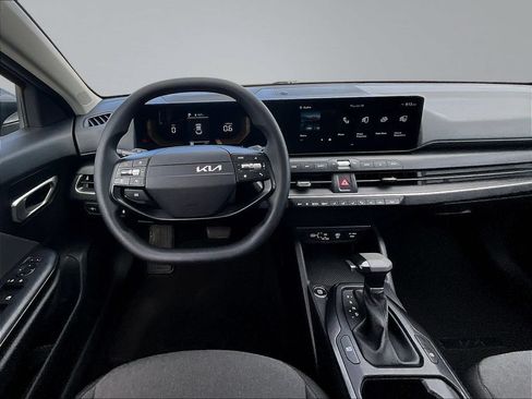 Used 2025 Kia K4 FWD image 10