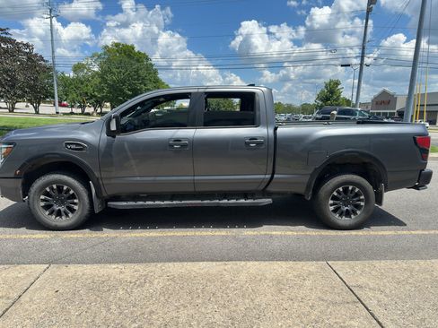 Used 2022 Nissan Titan PRO-4X AWD/4WD image 7