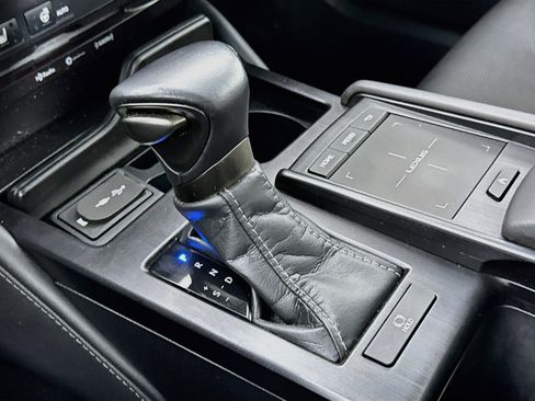 Used 2020 Lexus ES 350 w/ Premium Package FWD image 16