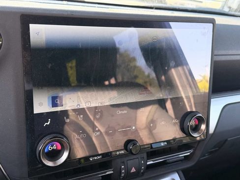 Used 2024 Lexus GX 550 AWD/4WD image 10