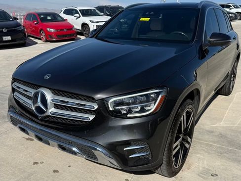 Used 2021 Mercedes-Benz GLC 300 4MATIC image 3