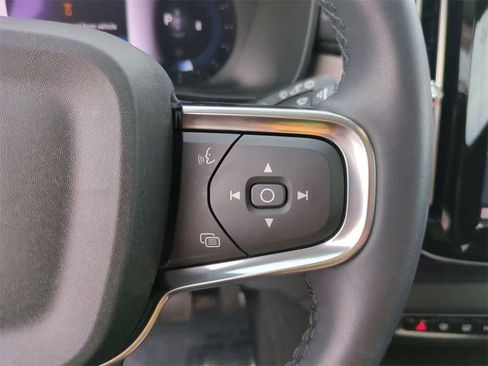 Used 2023 Volvo XC40 B5 Ultimate w/ Protection Package Premier image 17
