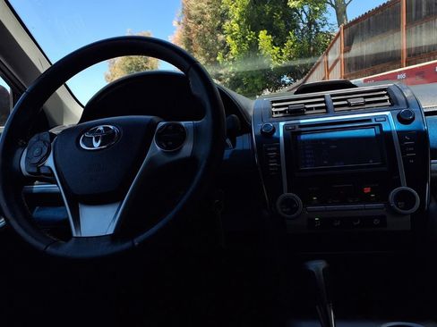 Used 2014 Toyota Camry SE FWD image 20