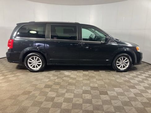 Used 2020 Dodge Grand Caravan SXT image 6