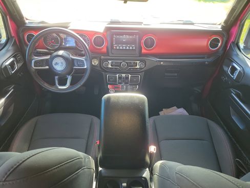 Used 2021 Jeep Wrangler Unlimited Rubicon w/ Xtreme Recon 35" Tire Package image 10