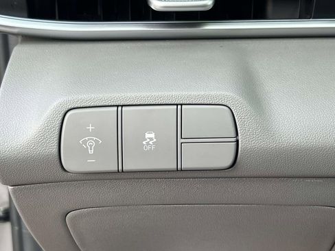 Used 2024 Hyundai Elantra SEL w/ Convenience Package image 22