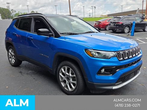 Used 2025 Jeep Compass Limited AWD/4WD image 8