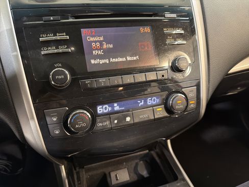 Used 2013 Nissan Altima 2.5 SV w/ 2.5SV Convenience Pkg FWD image 18