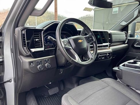 Used 2025 Chevrolet Silverado 2500 LT w/ Convenience Package image 13