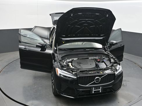 Used 2023 Volvo XC60 B5 Plus w/ Climate Package AWD/4WD image 38