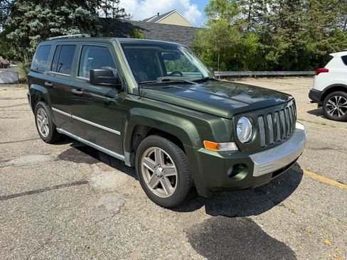 Used 2008 Jeep Patriot Limited AWD/4WD image 2