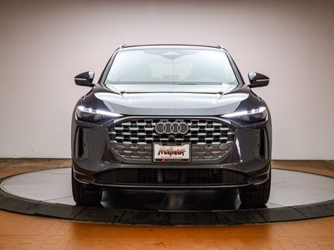 Certified 2025 Audi Q5 Premium Plus w/ Premium Plus image 2