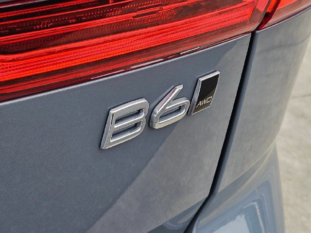 Used 2023 Volvo XC60 B6 Ultimate AWD/4WD image 11