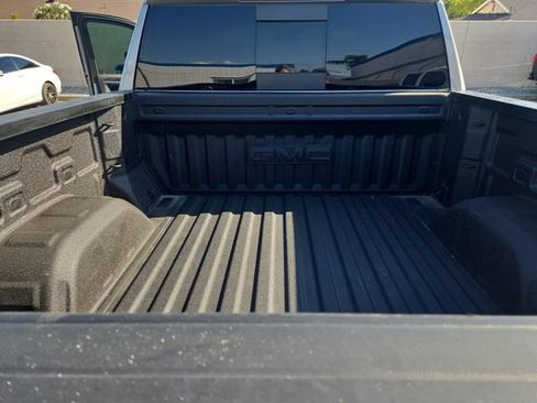 Used 2023 GMC Sierra 1500 SLT w/ SLT Premium Plus Package AWD/4WD image 5