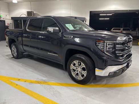 Used 2025 GMC Sierra 1500 SLT image 9