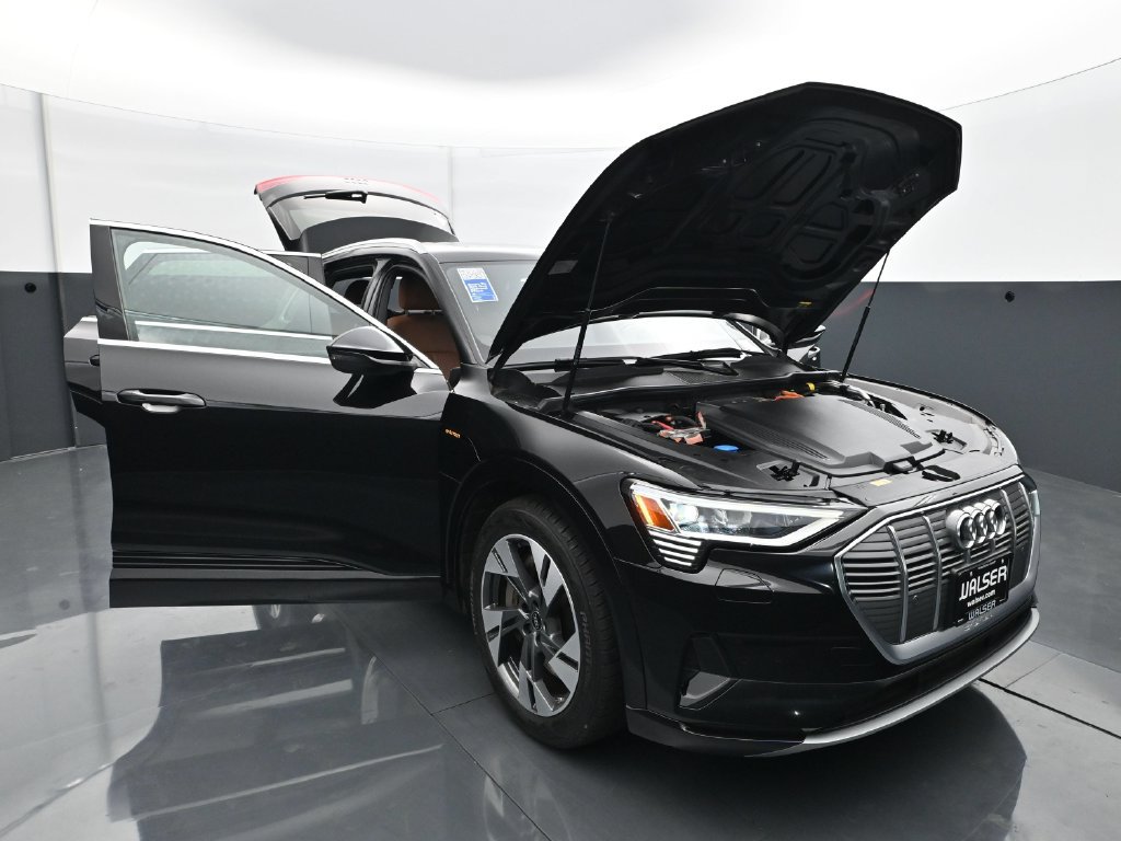 Used 2023 Audi e-tron Premium AWD/4WD image 37