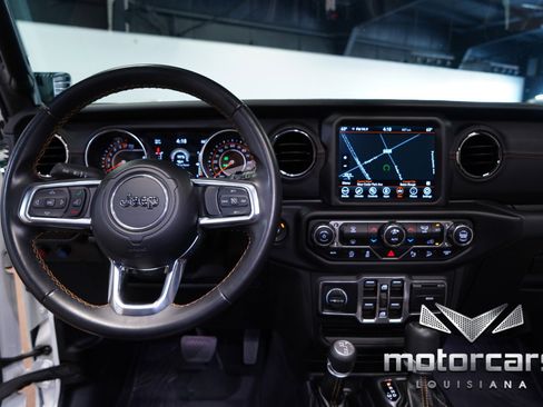 Used 2021 Jeep Wrangler Unlimited Sahara image 35