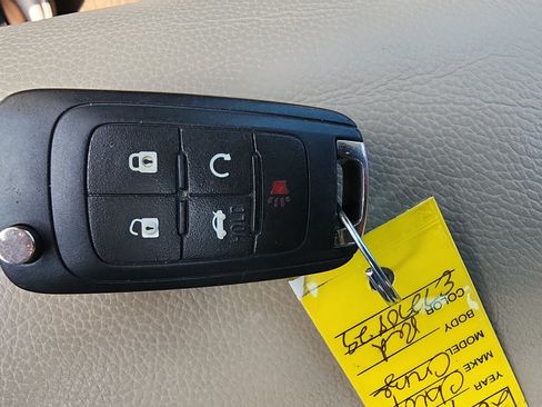Used 2014 Chevrolet Cruze LT FWD image 21