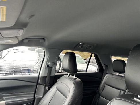 Used 2022 Ford Explorer XLT w/ Equipment Group 202A image 20