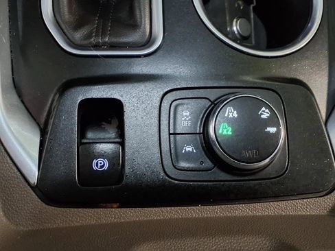 Used 2019 Chevrolet Traverse Premier w/ LPO, Floor Liner Package AWD/4WD image 27