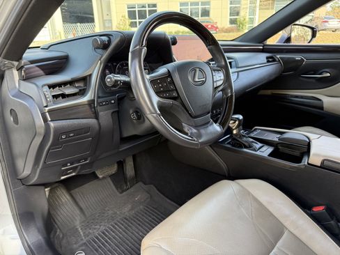 Used 2019 Lexus ES 350 Ultra Luxury image 21