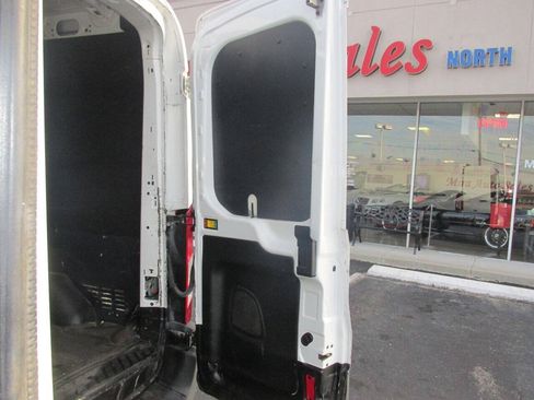 Used 2018 Ford Transit 250 148 Medium Roof RWD image 30