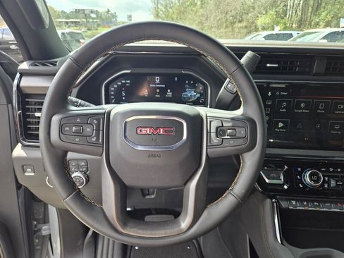 Used 2025 GMC Sierra 2500 AT4 w/ AT4 Premium Plus Package image 9