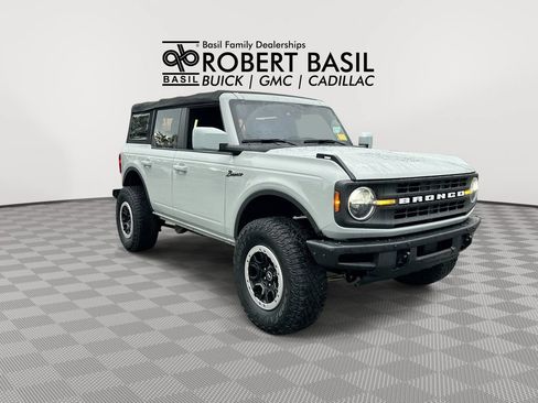 Used 2022 Ford Bronco Black Diamond w/ Sasquatch Package AWD/4WD image 2