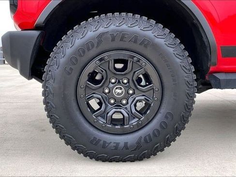 Used 2022 Ford Bronco Wildtrak image 9