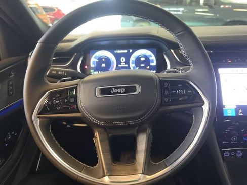 Used 2024 Jeep Grand Cherokee L Overland w/ Luxury Tech Group IV AWD/4WD image 27