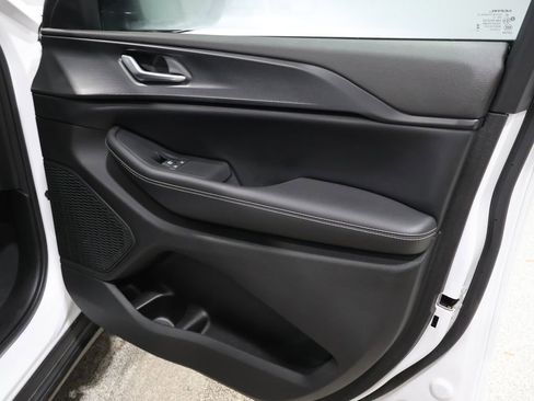 Used 2023 Jeep Grand Cherokee Altitude image 27