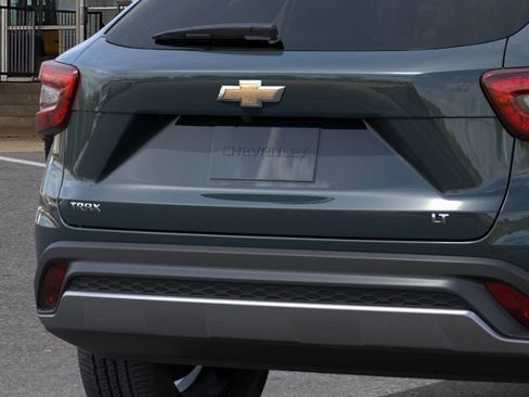New 2026 Chevrolet Trax LT image 14