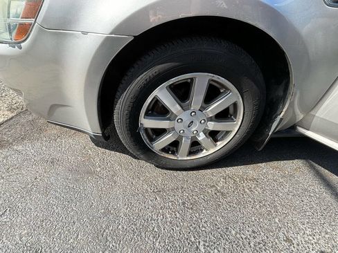 Used 2008 Ford Taurus SEL image 18