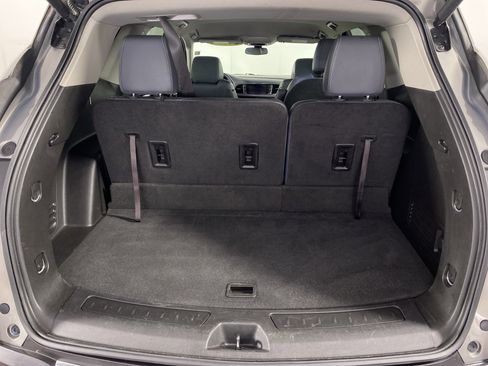 Used 2019 Buick Enclave Essence AWD/4WD image 32