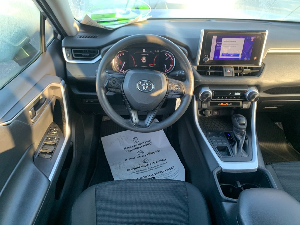 Used 2024 Toyota RAV4 LE AWD/4WD image 17
