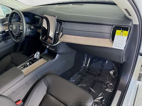 New 2026 Volvo XC90 B5 Core w/ Protection Package Premier image 31