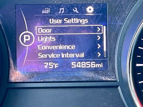 Used 2017 Kia Sedona LX w/ LX Essentials Premium Package FWD image 33