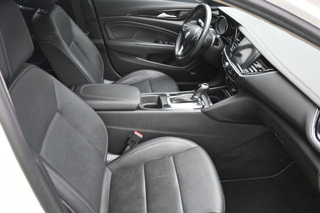 Used 2018 Buick Regal Essence w/ Driver Confidence Package #1 AWD/4WD image 14