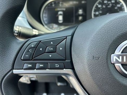 New 2025 Nissan Versa SV w/ Trunk Package FWD image 28