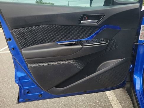Used 2021 Toyota C-HR XLE image 17