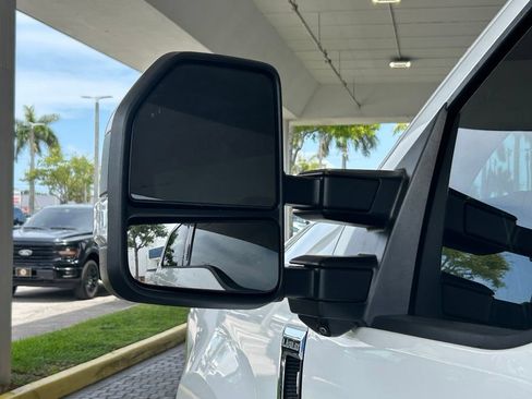 Used 2021 Ford F250 Lariat w/ Lariat Ultimate Package AWD/4WD image 18