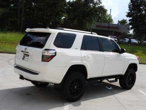 Used 2021 Toyota 4Runner SR5 AWD/4WD image 36