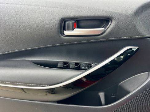 Used 2019 Toyota Corolla XSE image 12