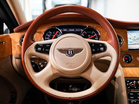 Used 2012 Bentley Mulsanne image 10